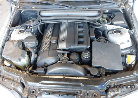 2003 BMW 325Xi from USA, damaged, VIN WBAEU33413PH90673